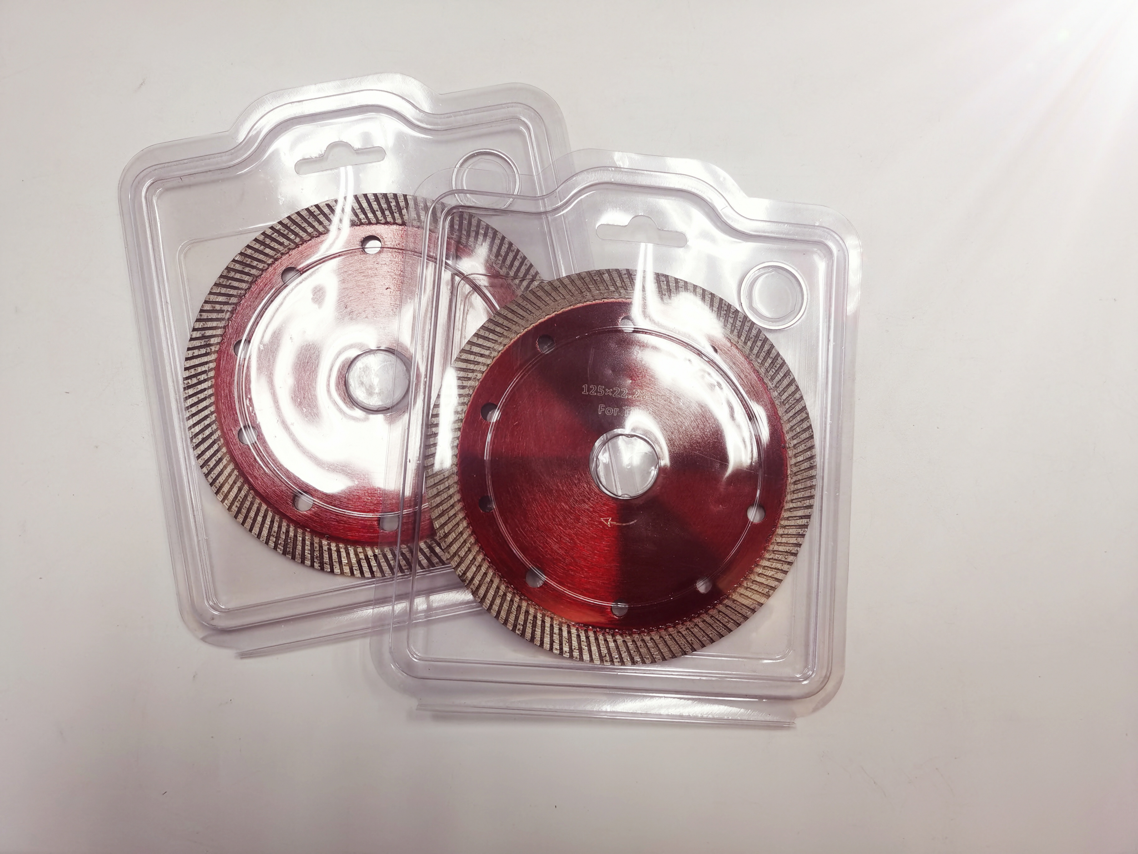 Hoja de sierra de diamante Turbo prensada en caliente fina de 125 mm para cortar cerámica de azulejos